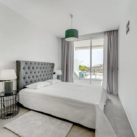 Modern New Terrazas De Costa Adeje. Heated Pool, Big Terrace And Private Parking 阿德耶