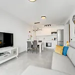 Апартаменти Modern New Terrazas De Costa Adeje. Heated Pool, Big Terrace And Private Parking *