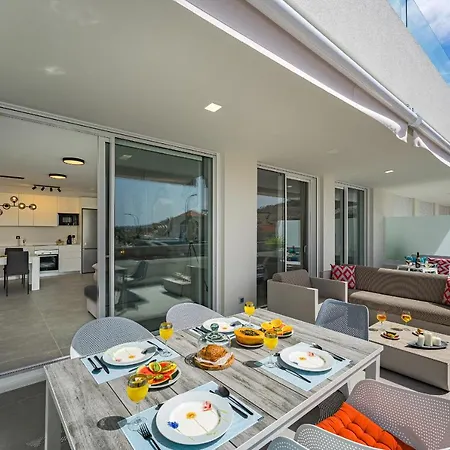 Апартаменты Modern New Terrazas De Costa Adeje. Heated Pool, Big Terrace And Private Parking